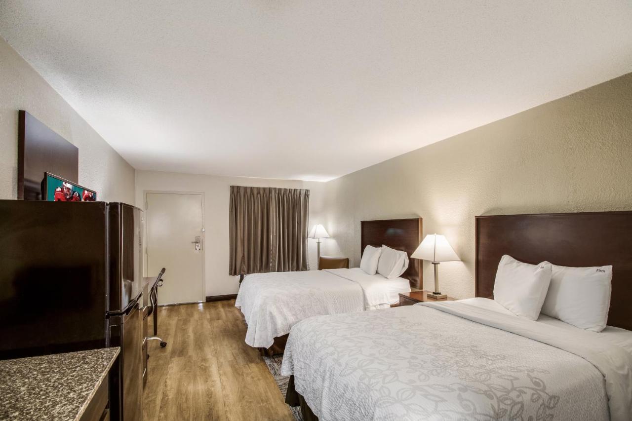 Red Roof Inn Plus+ Dallas - Addison Exterior photo