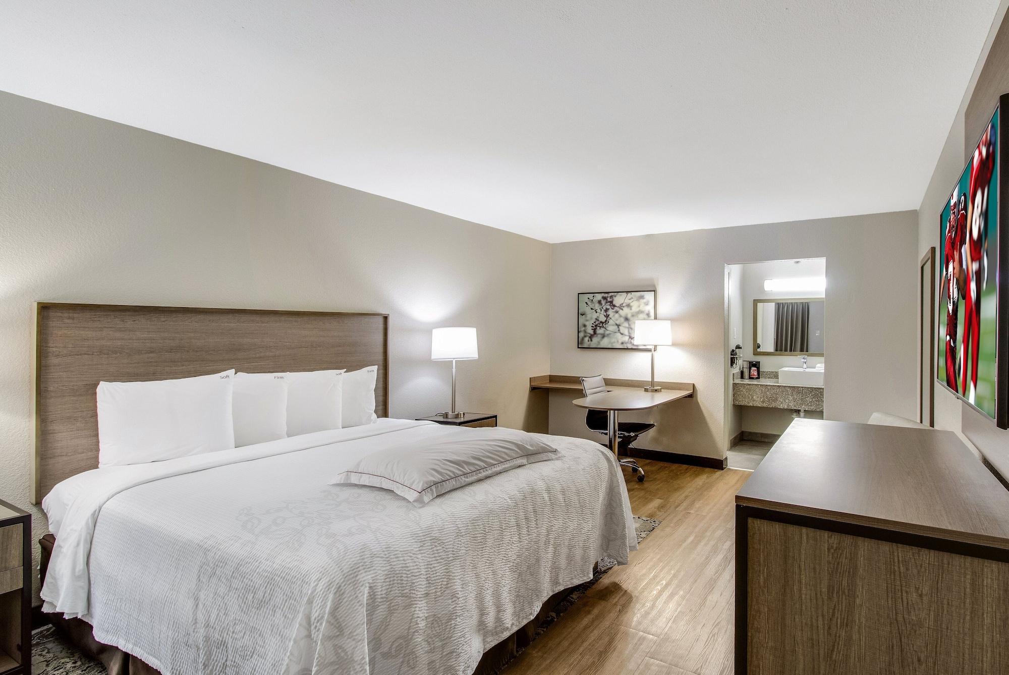 Red Roof Inn Plus+ Dallas - Addison Exterior photo