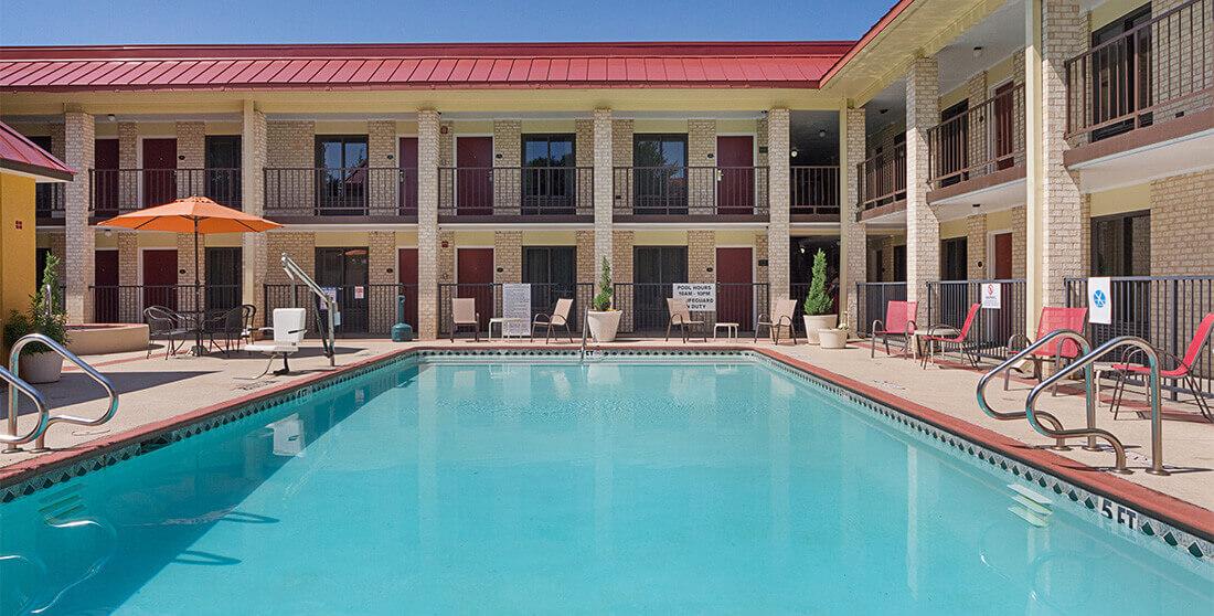 Red Roof Inn Plus+ Dallas - Addison Exterior photo