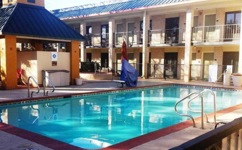Red Roof Inn Plus+ Dallas - Addison Exterior photo